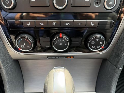 Used 2015 Volkswagen Passat TDI SE FWD image 38