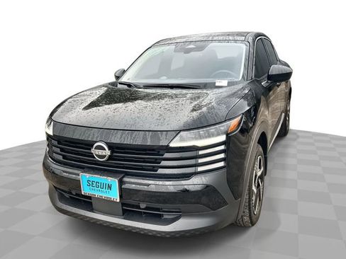 Used 2025 Nissan Kicks SV image 1