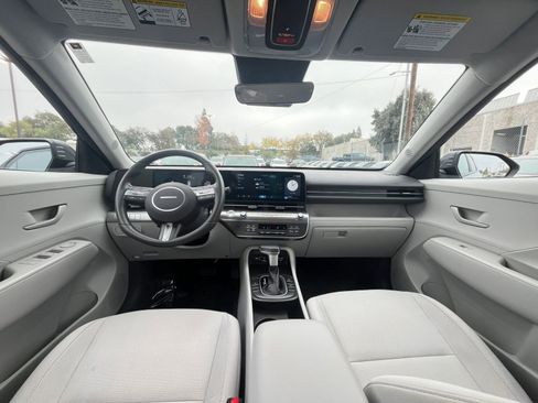 Used 2025 Hyundai Kona SEL image 33