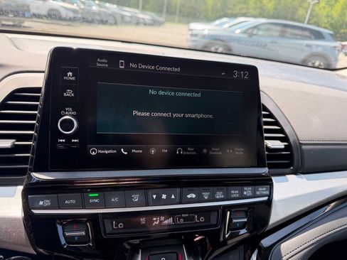 Used 2025 Honda Odyssey Touring image 18
