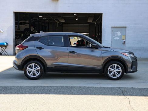 Used 2024 Nissan Kicks S FWD image 3