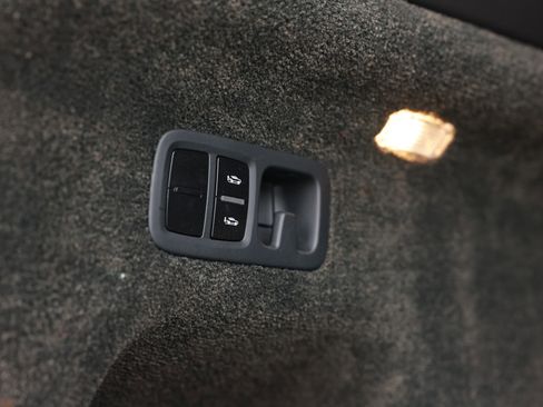 Used 2017 Bentley Bentayga AWD/4WD image 68