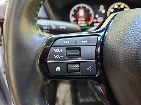 Used 2024 Honda CR-V EX-L image 11
