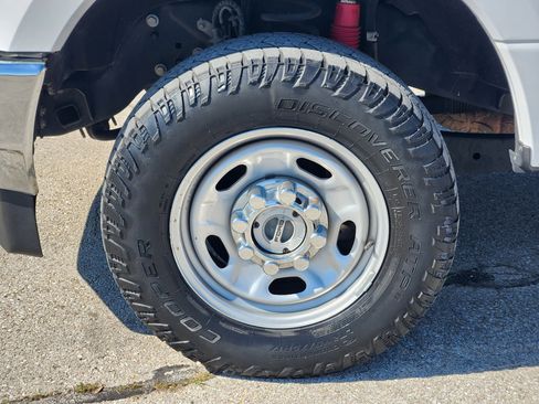 Used 2017 Ford F250 XL w/ Power Equipment Group AWD/4WD image 10