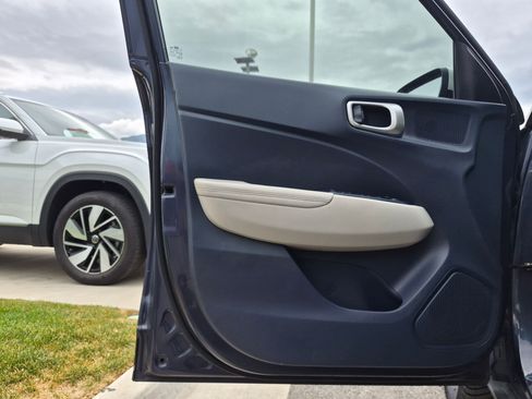 Used 2021 Hyundai Venue w/ Cargo Package FWD image 14