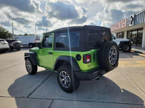 Used 2025 Jeep Wrangler Sport AWD/4WD image 3