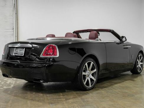 Used 2016 Rolls-Royce Dawn image 12