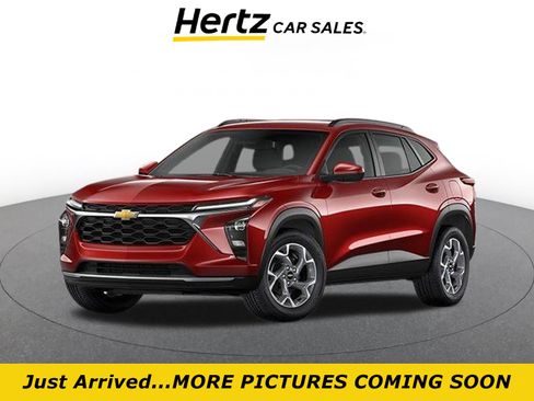 Used 2025 Chevrolet Trax LT FWD image 1