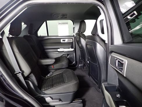 Used 2020 Ford Explorer XLT w/ Comfort Package image 25