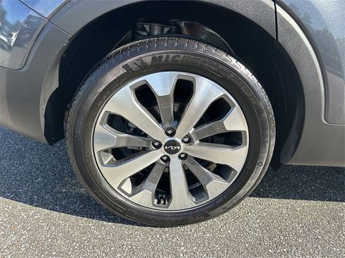 Used 2022 Kia Telluride EX w/ EX Premium Package image 17