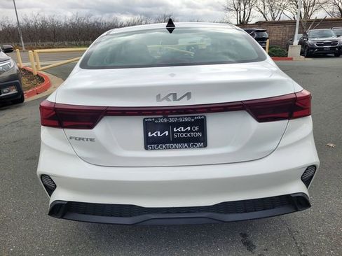 Used 2023 Kia Forte LXS image 5