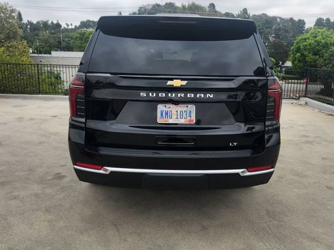 Used 2025 Chevrolet Suburban LT AWD/4WD image 5