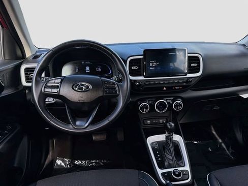 Used 2024 Hyundai Venue Limited FWD image 21