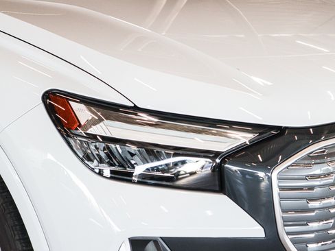 Used 2024 Audi Q4 e-tron Premium Plus w/ Premium Plus image 29