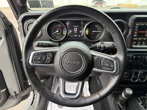 Used 2022 Jeep Wrangler Unlimited Sahara image 22