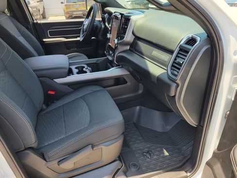 New 2026 RAM 2500 Big Horn AWD/4WD image 18