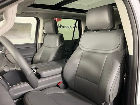 New 2025 Ford Expedition Active image 14