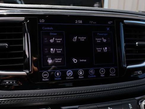 Used 2018 Chrysler Pacifica Limited FWD image 20