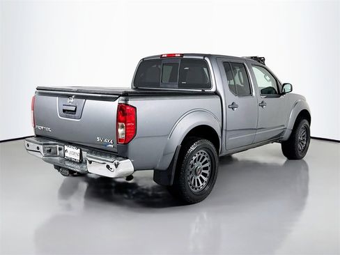 Used 2017 Nissan Frontier SV w/ SV Value Truck Package image 5