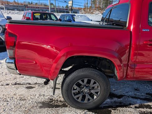 Certified 2021 Toyota Tacoma SR5 image 9
