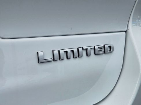 New 2025 Jeep Grand Cherokee L Limited w/ Trailer Tow Package AWD/4WD image 34