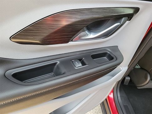 Used 2024 GMC Terrain SLT w/ Tech Package image 14