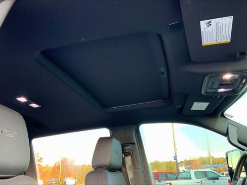 Used 2025 GMC Sierra 2500 AT4 w/ AT4 Premium Plus Package image 13