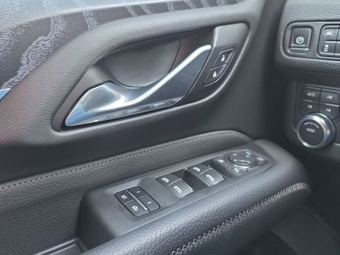 Used 2023 GMC Yukon XL Denali AWD/4WD image 11