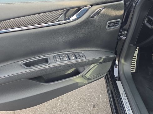 Used 2017 Maserati Quattroporte S GranSport image 22