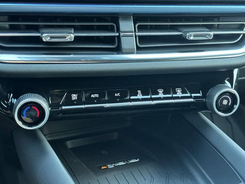 New 2026 Chevrolet Equinox EV LT image 21