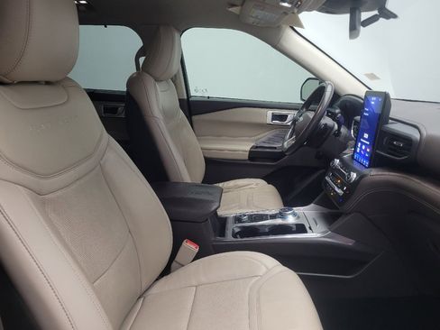 Used 2020 Ford Explorer Platinum w/ Premium Technology Package image 21