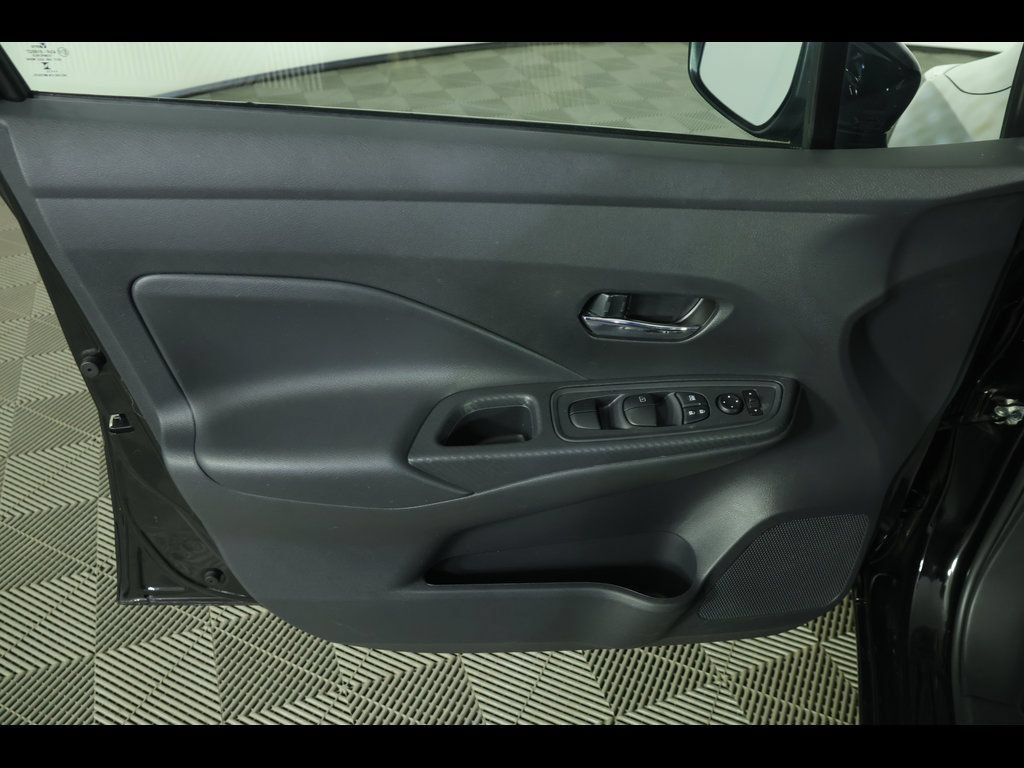 Used 2025 Nissan Versa SV FWD image 20