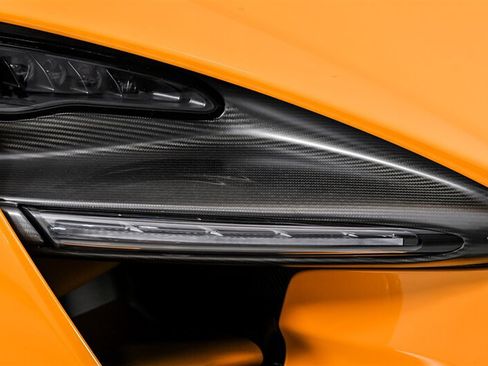 Used 2019 McLaren Senna RWD image 5