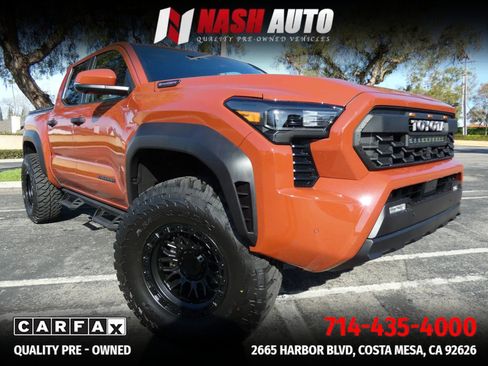 Used 2025 Toyota Tacoma TRD Off-Road w/ TRD Off Road Premium Package AWD/4WD image 5