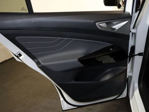 Used 2023 Volkswagen ID.4 Pro S image 28