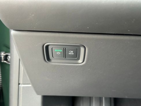 Certified 2025 Porsche Macan 4S Electric image 33