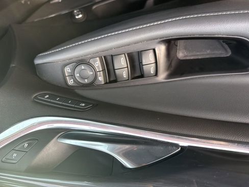 Used 2020 Buick Enclave Premium image 12