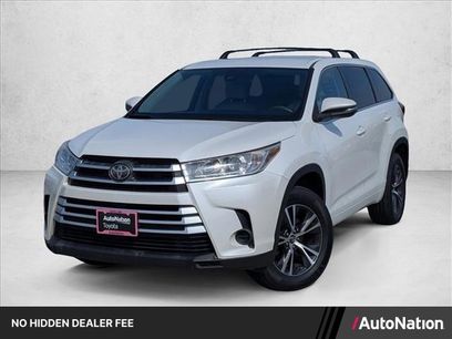 Used 2017 Toyota Highlander LE
