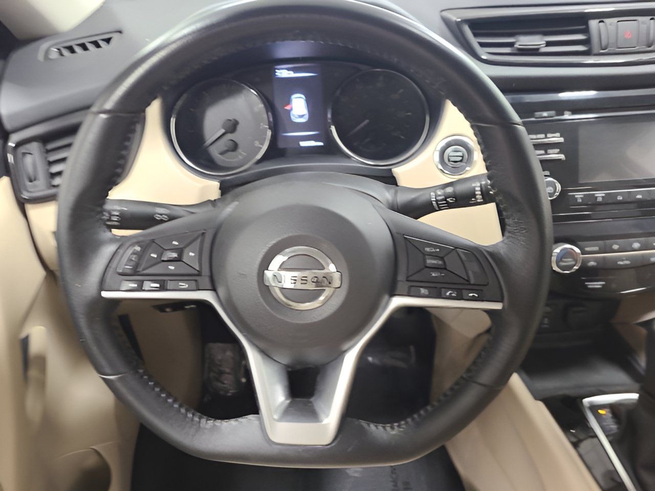 Used 2017 Nissan Rogue SV AWD/4WD image 23