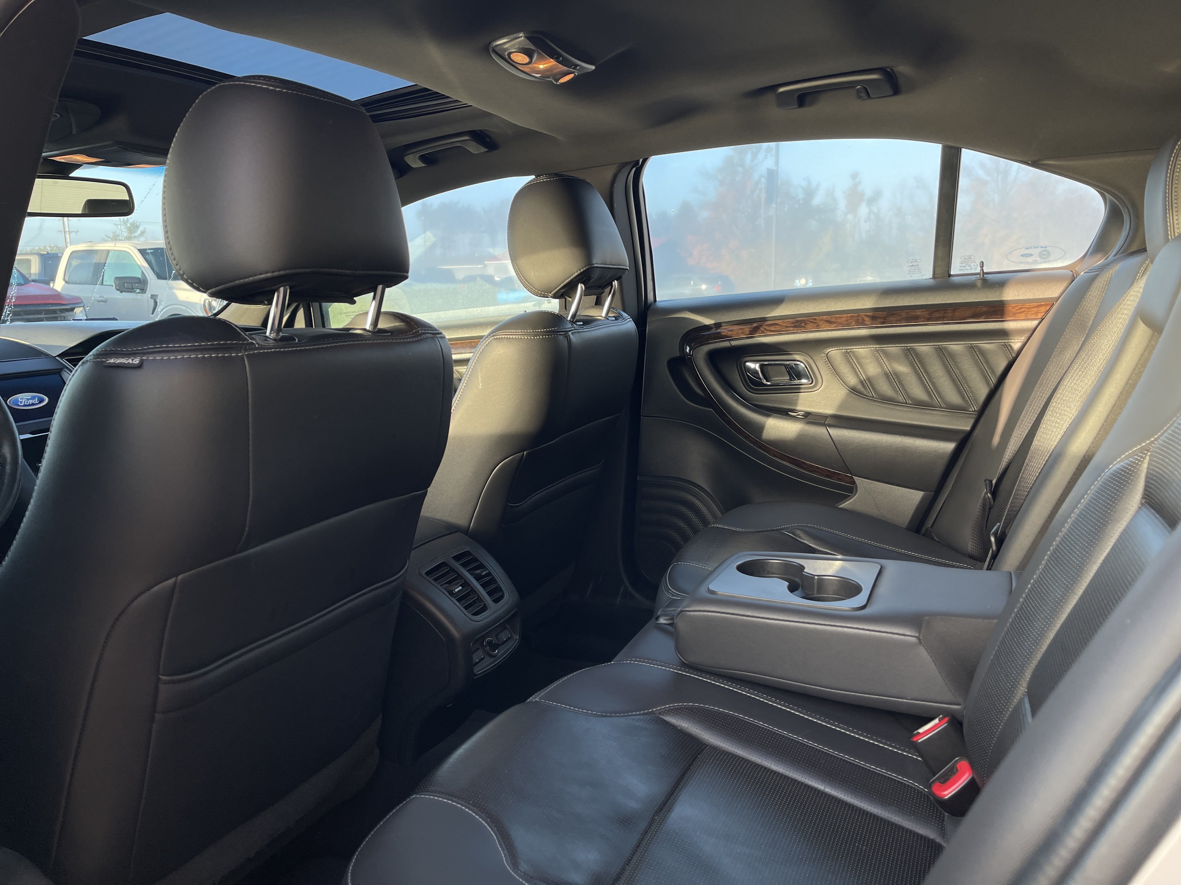 Used 2019 Ford Taurus Limited AWD/4WD image 11