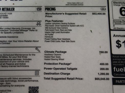 Used 2024 Volvo XC60 T8 Plus w/ Climate Package image 28