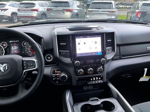 Used 2025 RAM 1500 Big Horn AWD/4WD image 18