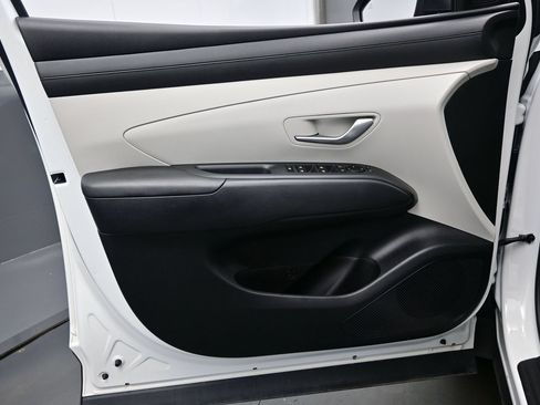 Used 2025 Hyundai Tucson SE AWD/4WD image 9