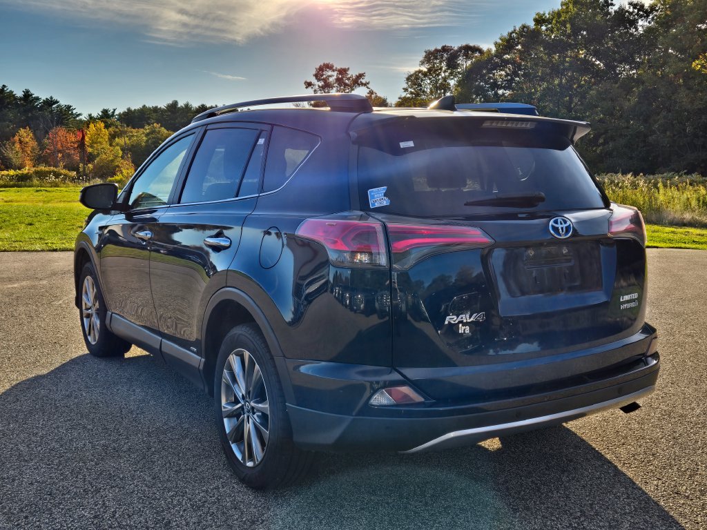 Used 2017 Toyota RAV4 Limited AWD/4WD image 3