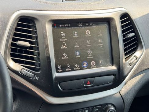 Used 2018 Jeep Cherokee Latitude Plus image 30