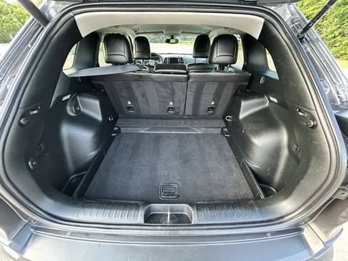 Used 2019 Jeep Cherokee Limited FWD image 11