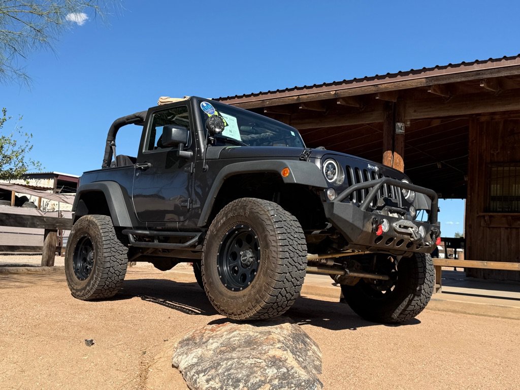 Used 2016 Jeep Wrangler Sport w/ Connectivity Group AWD/4WD image 1