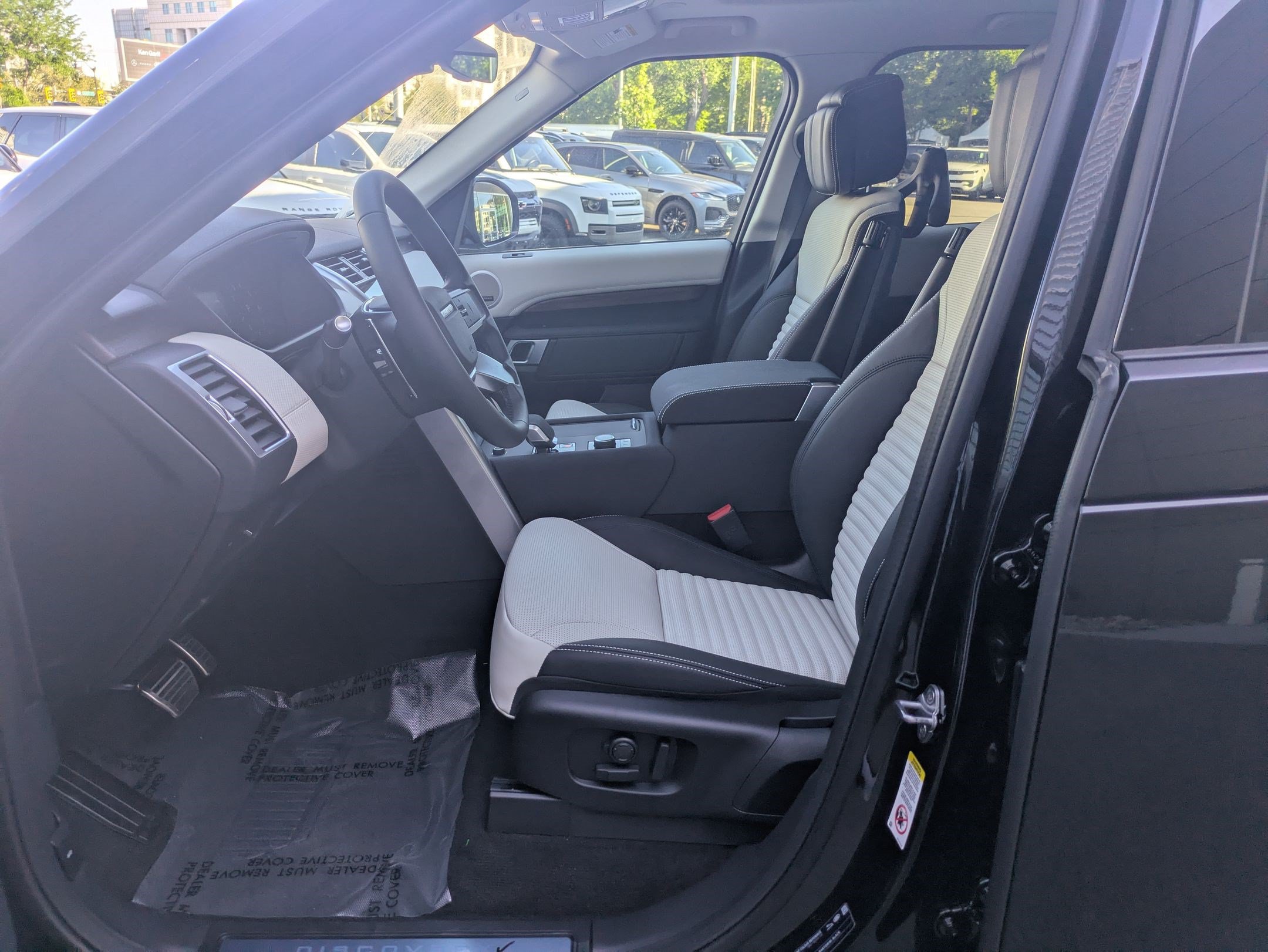 New 2026 Land Rover Discovery Dynamic SE AWD/4WD image 24