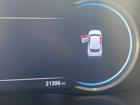 Used 2023 Genesis GV70 2.5T w/ Select Package image 12