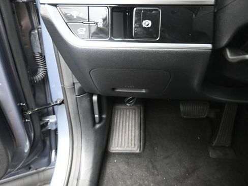 Used 2025 Kia Sportage EX w/ Premium Package FWD image 16